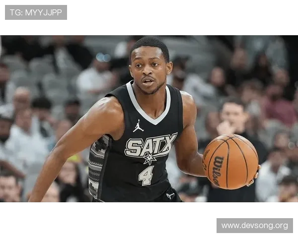 [NBA]马刺抢断快攻 福克斯上演大风车灌篮.